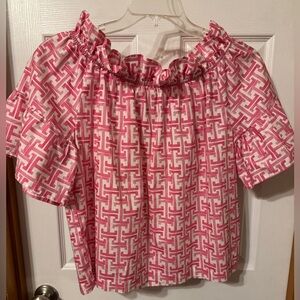 BROOKE WRIGHT Pink and White Geometric Blouse Size: M